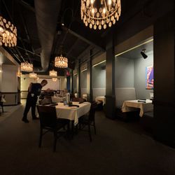 Fortune's Italian Steakhouse - Dining