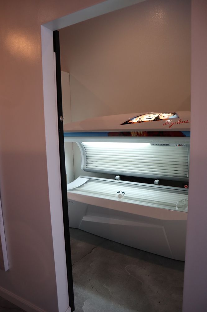 GLO TAN Updated October 2024 13120 Crystal Hill Rd, Maumelle