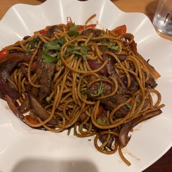 Happy Fish - Tallarin Saltado de Carne - Peruvian Near Me - Tampa, Florida Happy Fish - Tallarin Saltado de Carne - Peruvian Near Me - Tampa, Florida