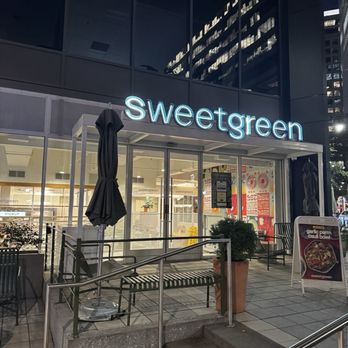 sweetgreen - Healthy Salads, Wraps, and Bowls - Outside - Salad Near Me - Atlanta, Georgia sweetgreen - Healthy Salads, Wraps, and Bowls - Outside - Salad Near Me - Atlanta, Georgia