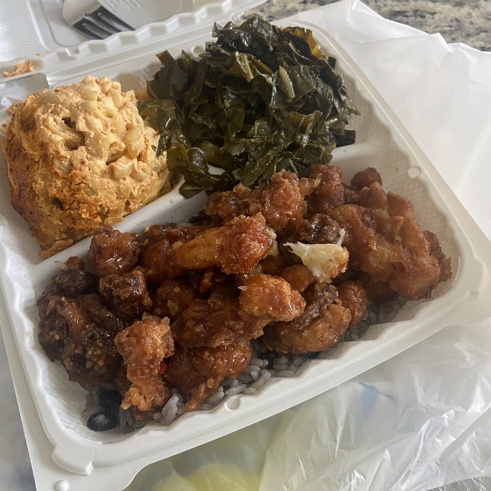 General Tso's cauliflower, Mac n' cheese, Collard greens (it was supposed to be zucchini and squash)