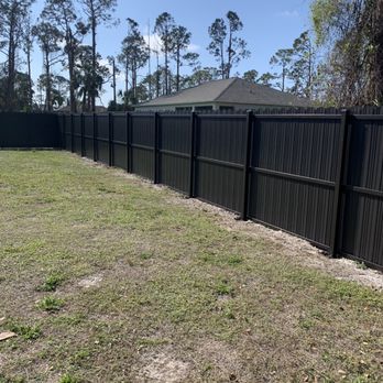 LM On my way home services - a fenced in yard - Fences & Gates Near Me LM On my way home services - a fenced in yard - Fences & Gates Near Me