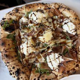 Fig and prosciutto white pizza