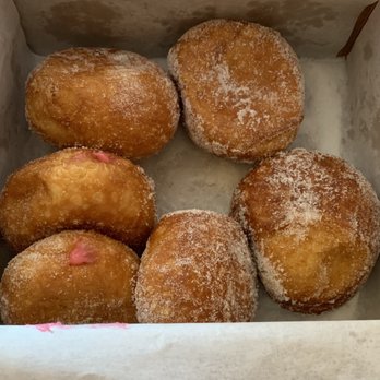 Leonard's Bakery - Malasada - Bakeries Near Me - Honolulu, Hawaii Leonard's Bakery - Malasada - Bakeries Near Me - Honolulu, Hawaii