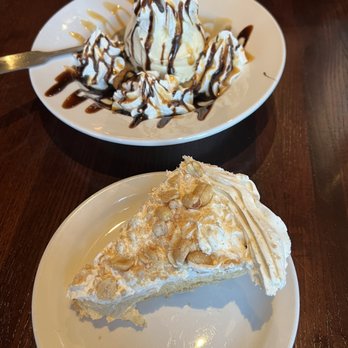 Dayton Tavern - Chocolate Chip Cookie Sundae and Peanut Butter Pir - Seafood Near Me - Dayton, Virginia Dayton Tavern - Chocolate Chip Cookie Sundae and Peanut Butter Pir - Seafood Near Me - Dayton, Virginia