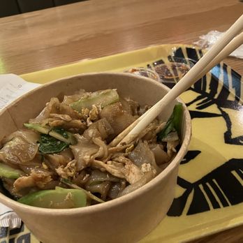 Kam Rai Thai - Pad See Ew (Chicken) - Thai Near Me - New York, New York Kam Rai Thai - Pad See Ew (Chicken) - Thai Near Me - New York, New York