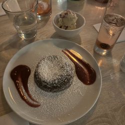 PROLE Cocina & Barra - Chocolate lava cake with house ice cream