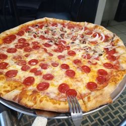 Little Italy Restaurant & Pizza - Large (gigantic) pizza