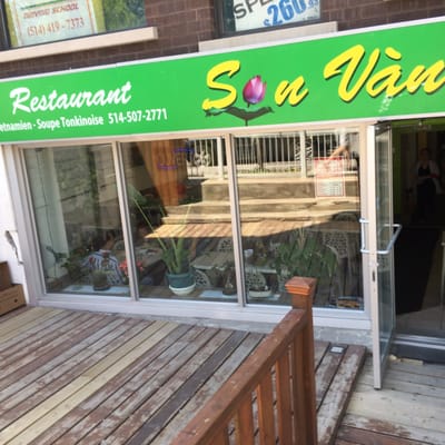 Sen Vàng Restaurant by null