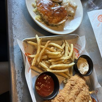 Cotton Patch Cafe - Chipotle Maple Chicken and Super Combo Fish & Shrimp - American Near Me - Rockwall, Texas