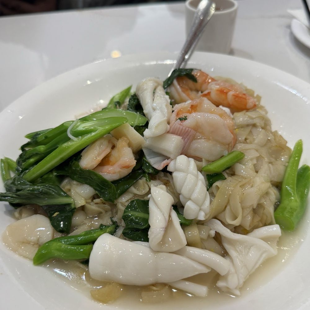 Shine Kitchen - Seafood noodles - Chinese Near Me - Scarborough, Ontario