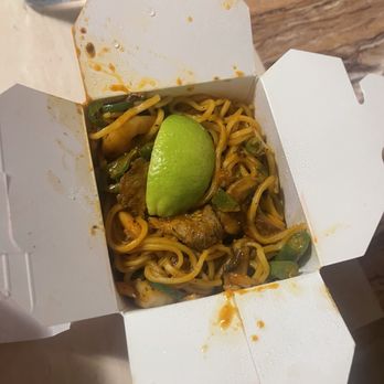 honeygrow - Create Your Own Stir-Fry Sesame Garlic Spicy Garlic Garlic Butter Shrimp, beef - Salad Near Me - Newark, Delaware