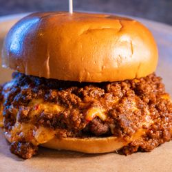 Pinky Burger: Pimento Cheese & Chili