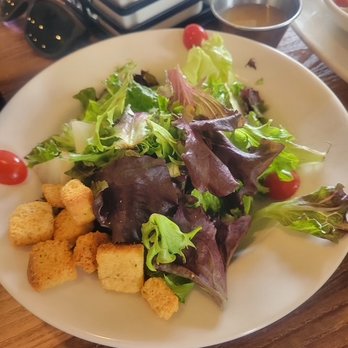 Vix Creek Saloon - House salad without red onions. - Steakhouses Near Me - Arroyo Grande, California