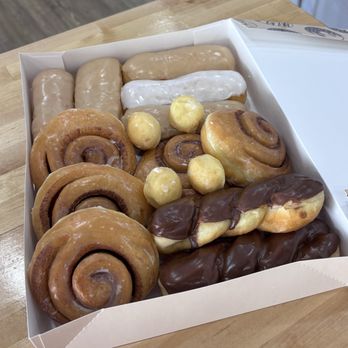 Marietta Donuts - Dozen Large Donuts (Eclair, cinnamon bun, swirls) - Donuts Near Me - Marietta, Georgia Marietta Donuts - Dozen Large Donuts (Eclair, cinnamon bun, swirls) - Donuts Near Me - Marietta, Georgia