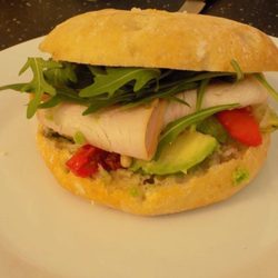 Heerlijk Brasschaat - Broodje Pollo #Avocado #Healthy