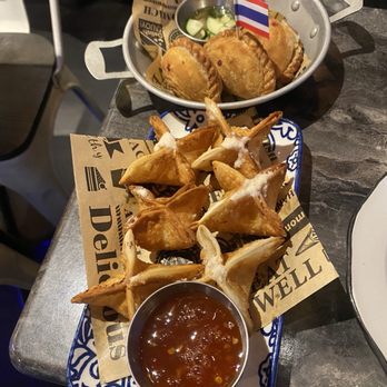 Chu Ros Thai - Crab Rangoon - 6pcs.  Vegan Curry Puff  - 3pcs. - Thai Near Me - New York, New York