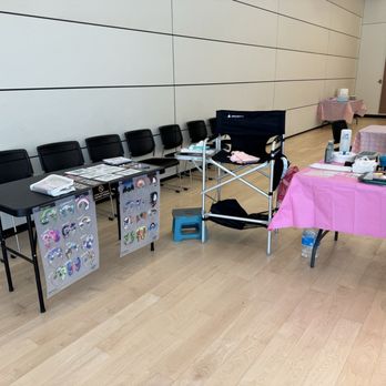 Lindsey’s Whimsy Face Painting - Professional set up and made it easy for kids - Face Painting Near Me - Glendale, California