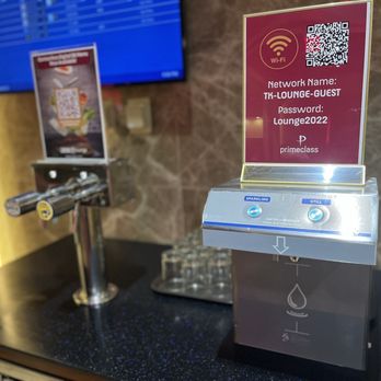 Turkish Airlines Lounge - Sparkling water & Kombucha fountain - Airport Lounges Near Me - Dulles, Virginia