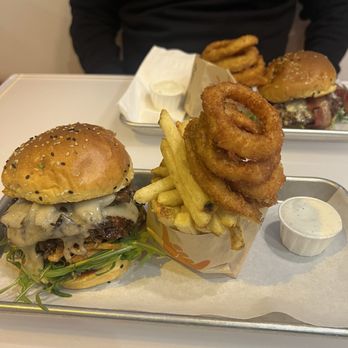 Burger Lounge - Mushroom  Truffle Mushroom-Swiss - Burgers Near Me - Temecula, California