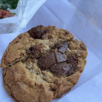 Picnic - Reese's Cookie - Cafes Near Me - Newport, Rhode Island