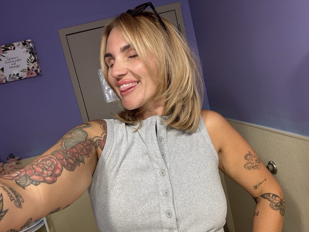 Beautique Threading and Hair Salon Logo