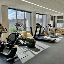 Bechtel Physical Therapy - Gym with panoramic views of Sherman Oaks and surrounding hills