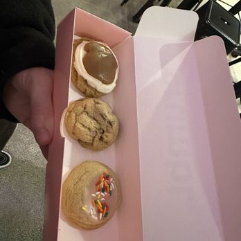 Crumbl - Encino - Mini cookies - Bakeries Near Me - Encino, California Crumbl - Encino - Mini cookies - Bakeries Near Me - Encino, California