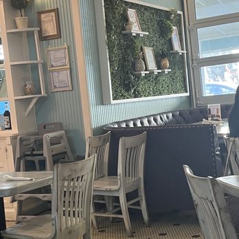 Frances' Deli - Cozy scenery in personal space with booths - Delis Near Me - Chicago, Illinois Frances' Deli - Cozy scenery in personal space with booths - Delis Near Me - Chicago, Illinois