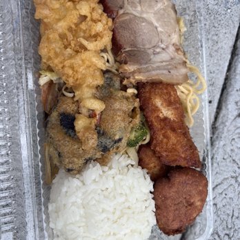 Kawamoto Store - BYO bento: Chow mein, shoyu pork, beef hash, shrimp, veggie tempura, rice - Japanese Near Me - Hilo, Hawaii