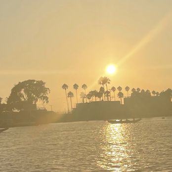 Boat And Bottle - Boat Tours Near Me