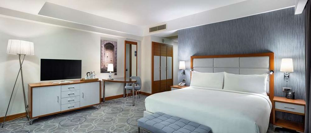 DoubleTree by Hilton Kusadasi