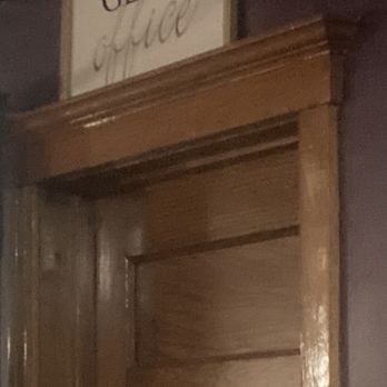 Mona Lisas Ristorante - Love the "Glam Office" - Italian Near Me - Syracuse, New York