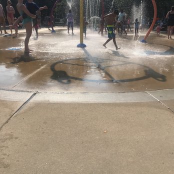 Chicago Park District - River Park - Cooling off - Swimming Pools Near Me - Chicago, Illinois