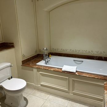 The K Club - Tub in room - Hotels Near Me - Straffan, KE
