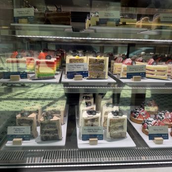 Paris Baguette - Cakes and treats - Bakeries Near Me - Woodbury, Minnesota