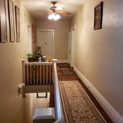 Greenwood Bed and Breakfast - Hallway to rooms.