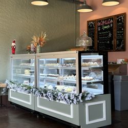 Katie Cakes Desserts - Cake display