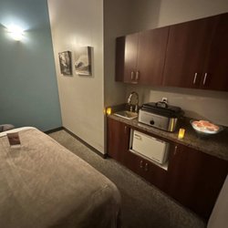 Hand & Stone Massage and Facial Spa