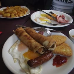 Jennifer's Diner - "The American Way" and "The Belly Buster"! Yummy