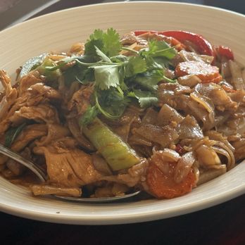 The Original Sab-E-Lee - Chicken drunken noodles - Asian Fusion Near Me - San Diego, California The Original Sab-E-Lee - Chicken drunken noodles - Asian Fusion Near Me - San Diego, California