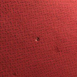 Highland Hills Motel & Cabins - Rug hole room 48