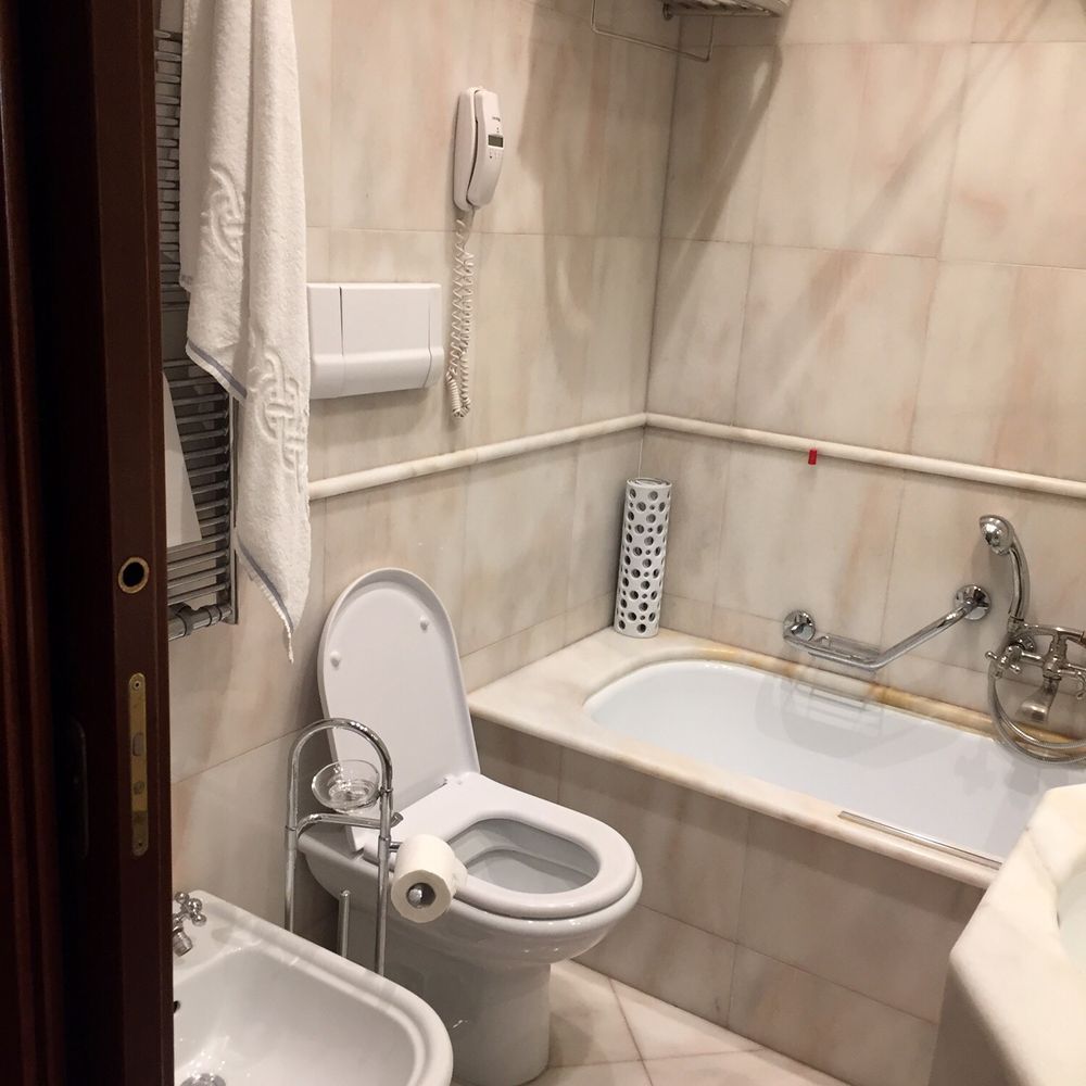 Hotel Bonvecchiati - Small Bath - Hotels Near Me - Casa Venezia, VR