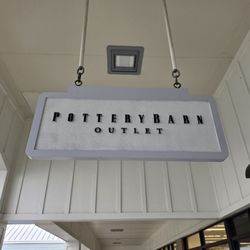 Pottery Barn - Sign outside
