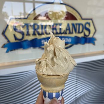 Stricklands Ice Cream - Small peanut butter - Ice Cream & Frozen Yogurt Near Me - Costa Mesa, California
