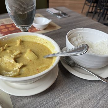 Bangkok Wasabi - Yellow chicken curry - Thai Near Me - Orem, Utah