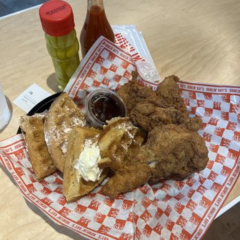 Howlin' Ray's - Chicken and waffles - Southern Near Me - Pasadena, California Howlin' Ray's - Chicken and waffles - Southern Near Me - Pasadena, California