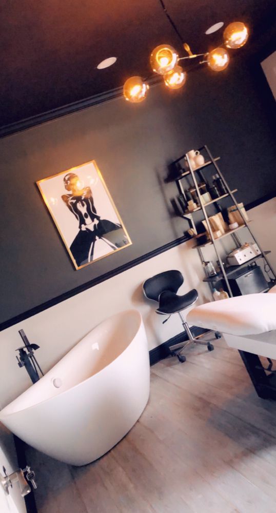 NUDX VANITY SPA X GALLERY Updated October 2024 1221 O'Neal Ln