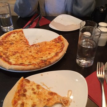 La Bella Donna - Loved the pizza here! Thin crust and very stringy cheese  Tasted amazing! - Italian Near Me - Donegal, DL