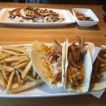 Applebee's Grill + Bar - Barbecue where's the Brisket Tacos! - American Near Me - Sturbridge, Massachusetts
